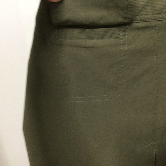 Tilley Goes With Anywhere Skirt/Skort Anti-theft Size 10 Olive Green - Picture 3 of 10